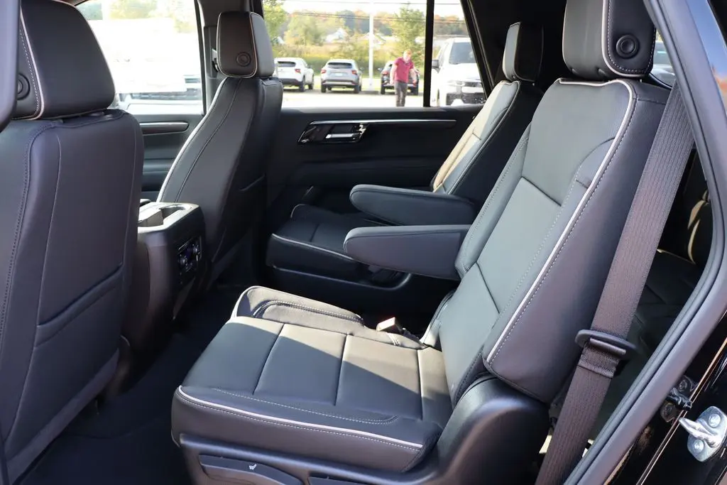 2025 Chevrolet Tahoe Premier photo 39