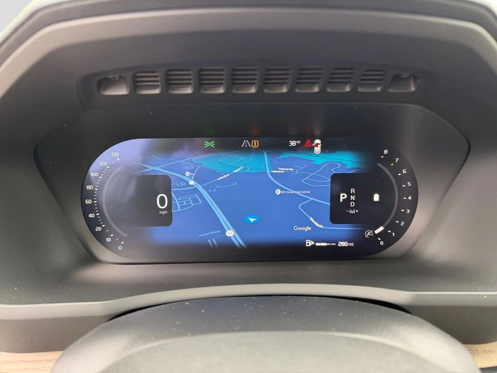 2026 Volvo - image 24