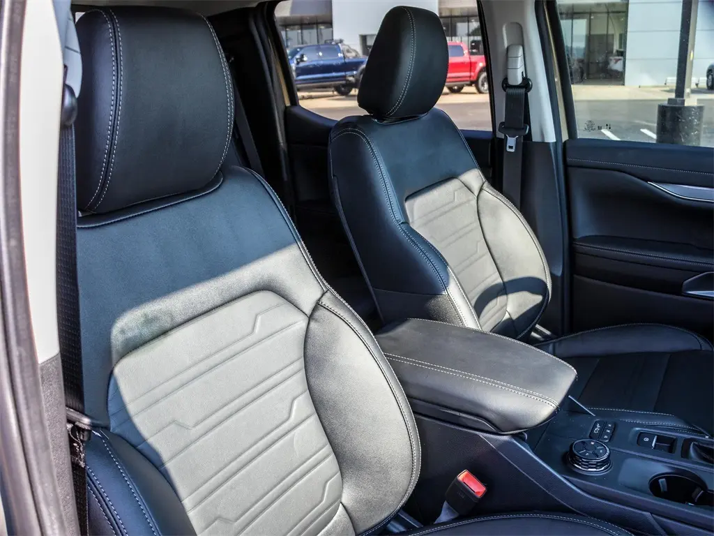 2025 Ford Ranger Lariat photo 17