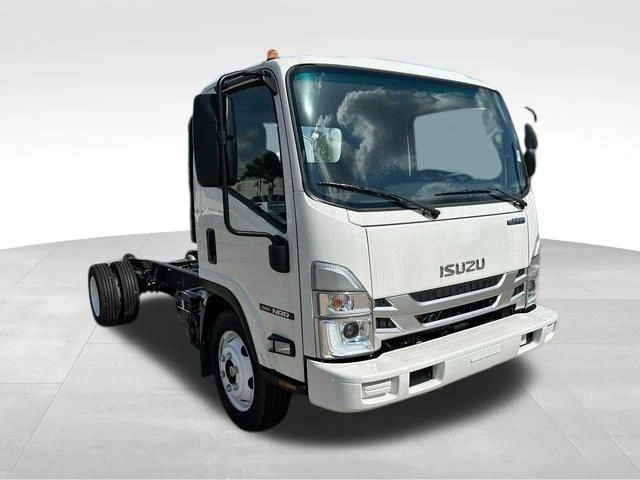 2024 Isuzu NPR - image 2
