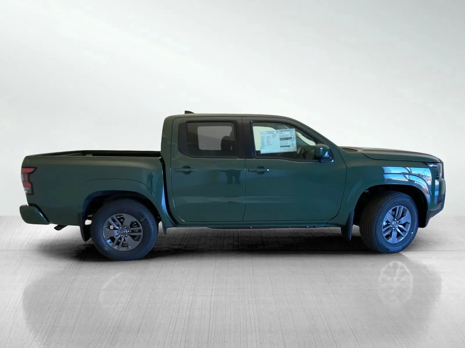 2025 Nissan Frontier Crew Cab SV photo 3