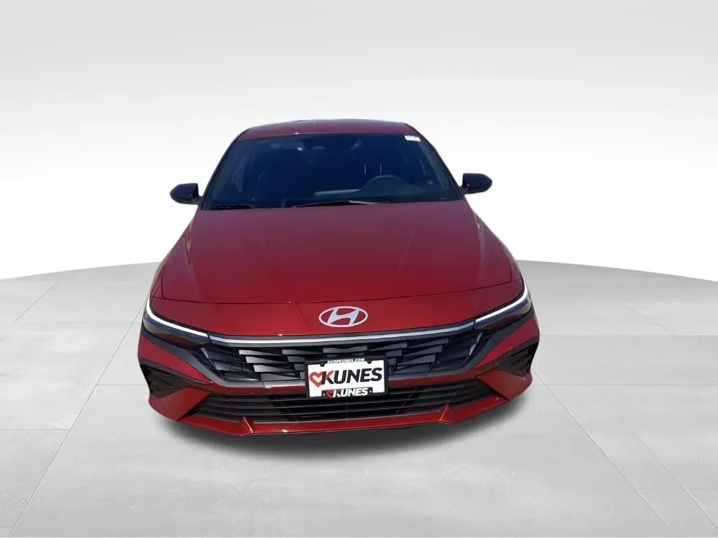 2025 Hyundai Elantra SEL Sport photo 2