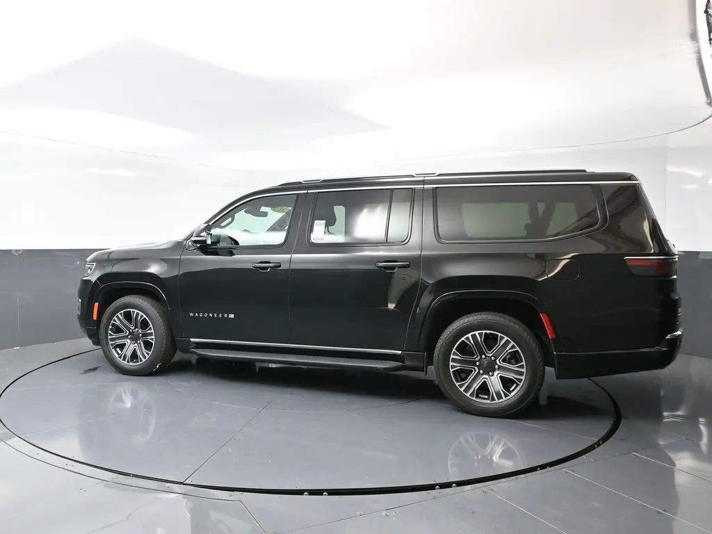 2023 Jeep Wagoneer L Series II photo 5