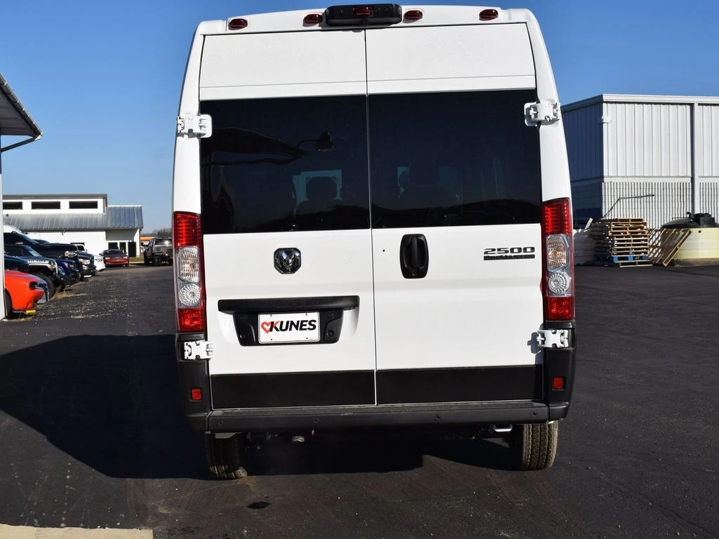 2024 RAM ProMaster Window Van Base - Photo 8