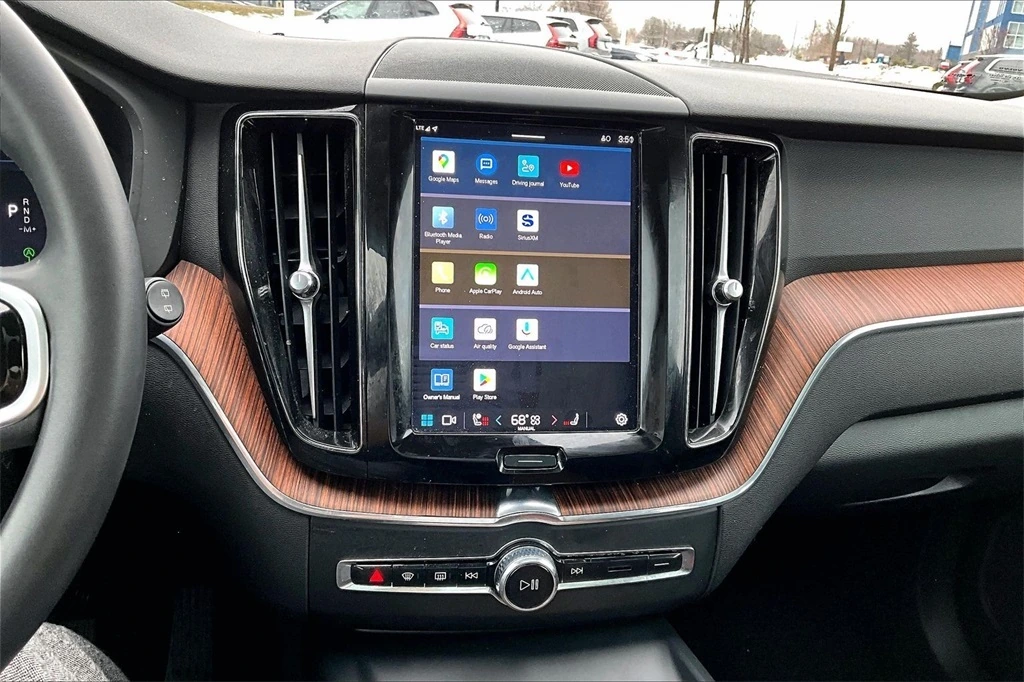 2024 Volvo - image 15