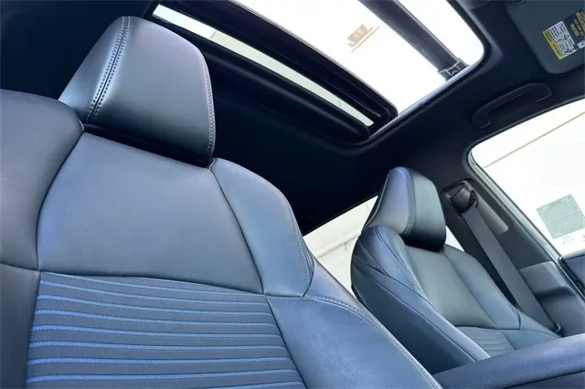 2021 Toyota RAV4 Hybrid XSE photo 11