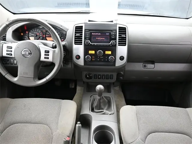 2016 Nissan Frontier SV photo 10