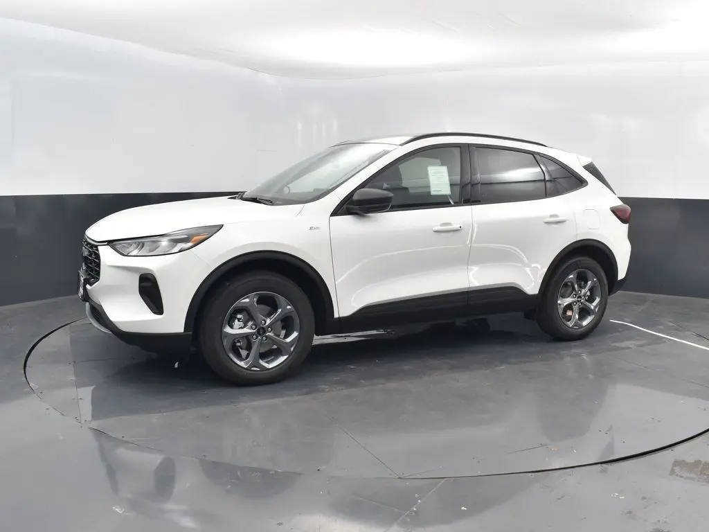 2026 Ford Escape ST-Line photo 3