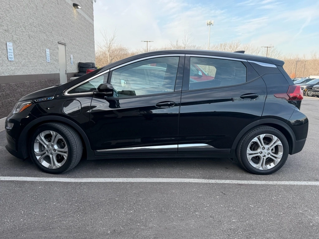 Used 2020 Chevrolet Bolt EV LT with VIN 1G1FW6S05L4120830 for sale in Merriam, KS