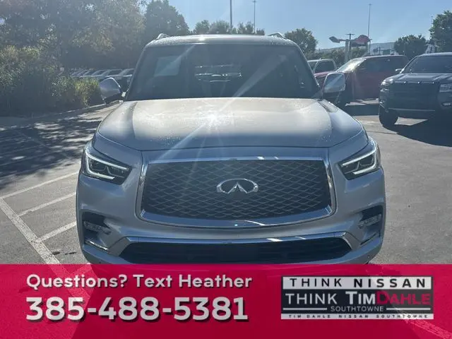 2019 Infiniti QX80 Luxe photo 8