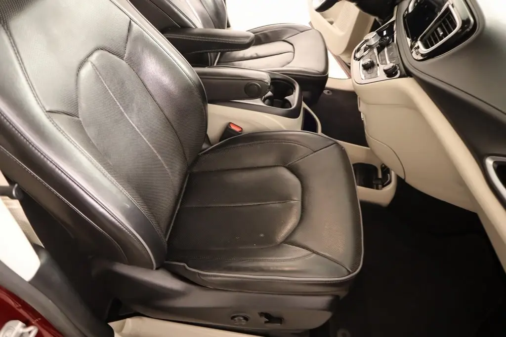 2020 Chrysler Pacifica Limited photo 15