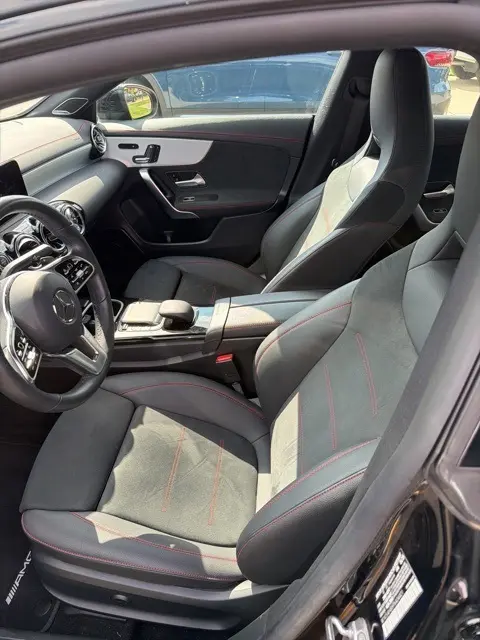 2023 Mercedes Benz CLA 250 4MATIC photo 3