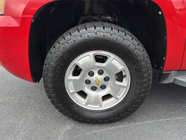 2009 Chevrolet Avalanche LS photo 9
