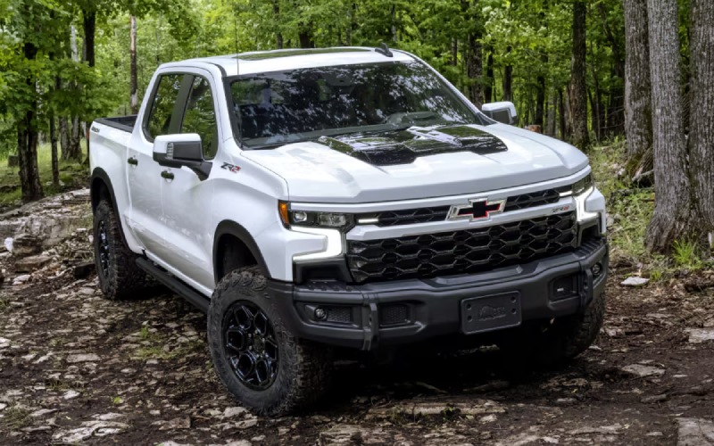 Off-Road Confidence in the 2026 Chevrolet Silverado 1500 ZR2 for Trenton, MI Backroads