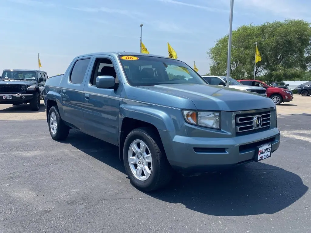 Used 2006 Honda Ridgeline RTL with VIN 2HJYK16516H557814 for sale in Morrison, IL
