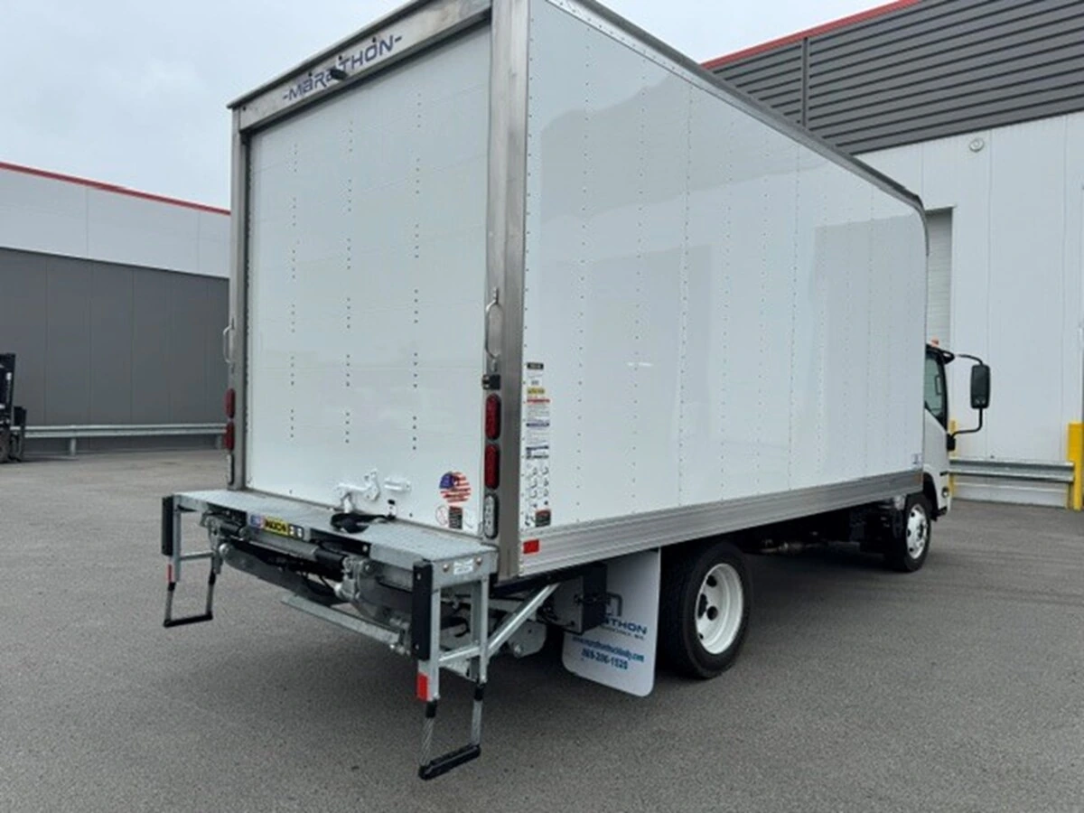 2026 Isuzu NPR — photo 4