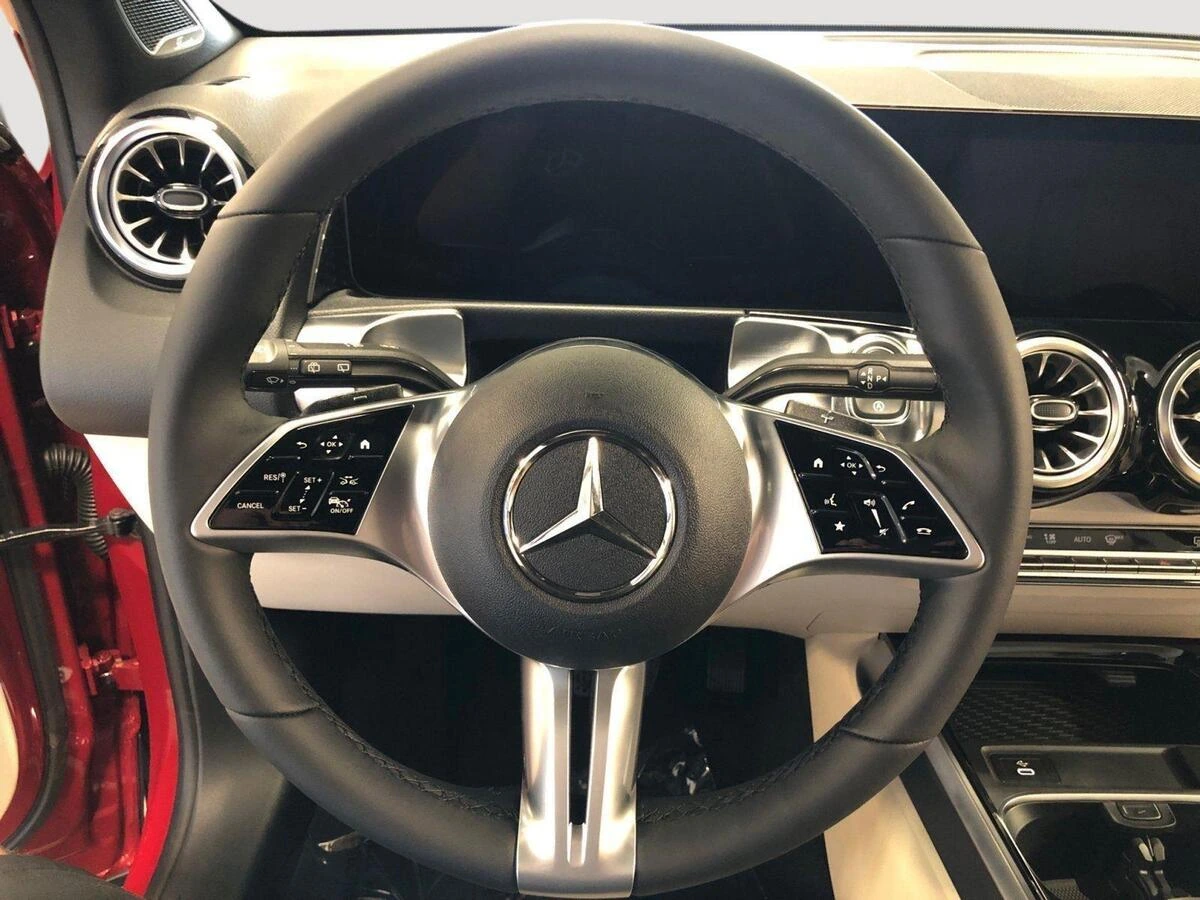 2025 Mercedes-Benz GLB Base - Photo 17