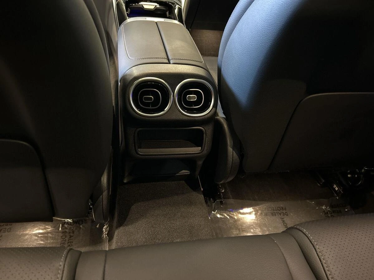 2026 Mercedes-Benz GLC 24