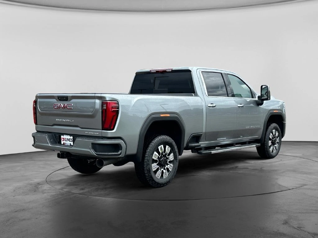 2026 GMC Sierra 3500HD Denali - Photo 7