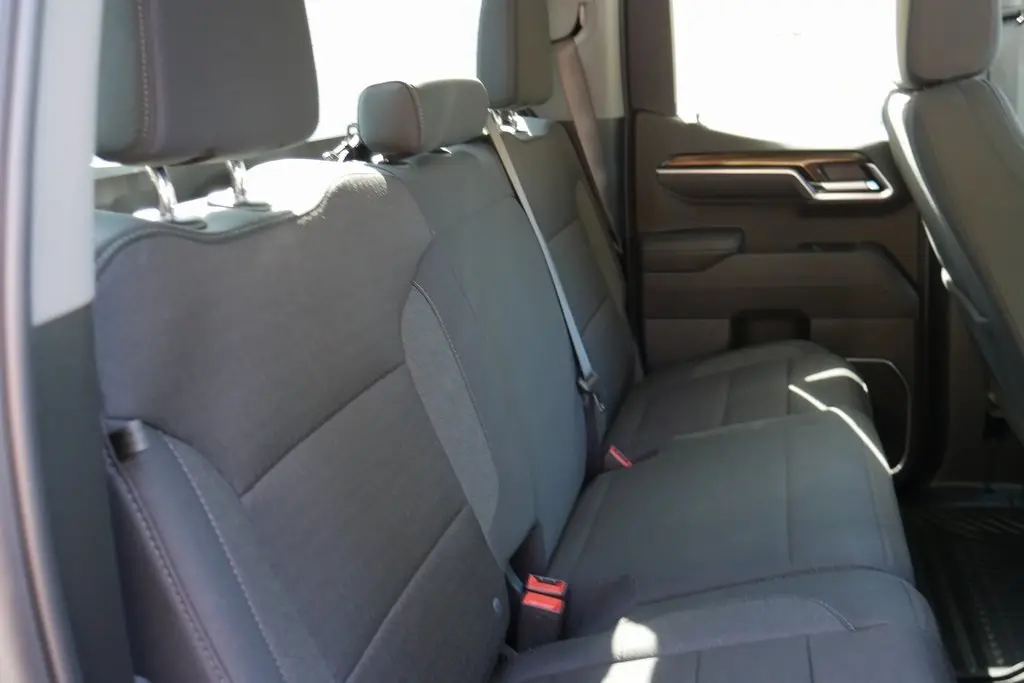 2025 Chevrolet Silverado 1500 LT photo 23
