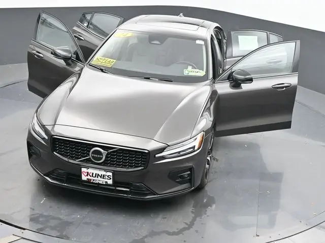 2024 Volvo S60 B5 Core photo 47