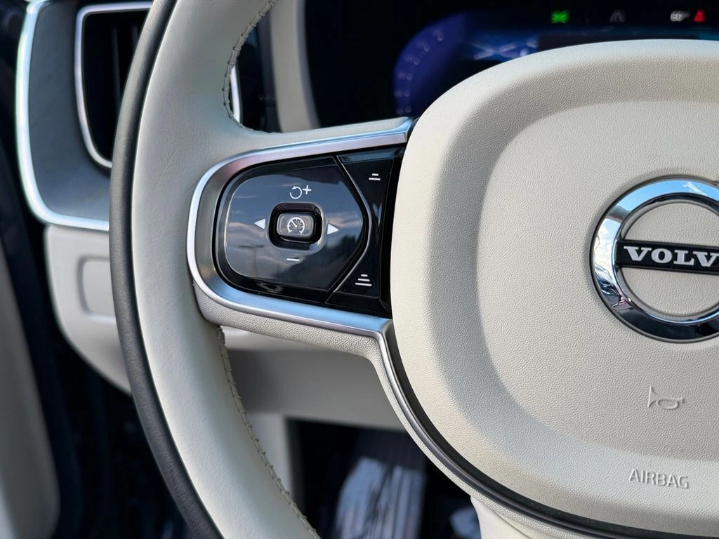 2023 Volvo - image 20