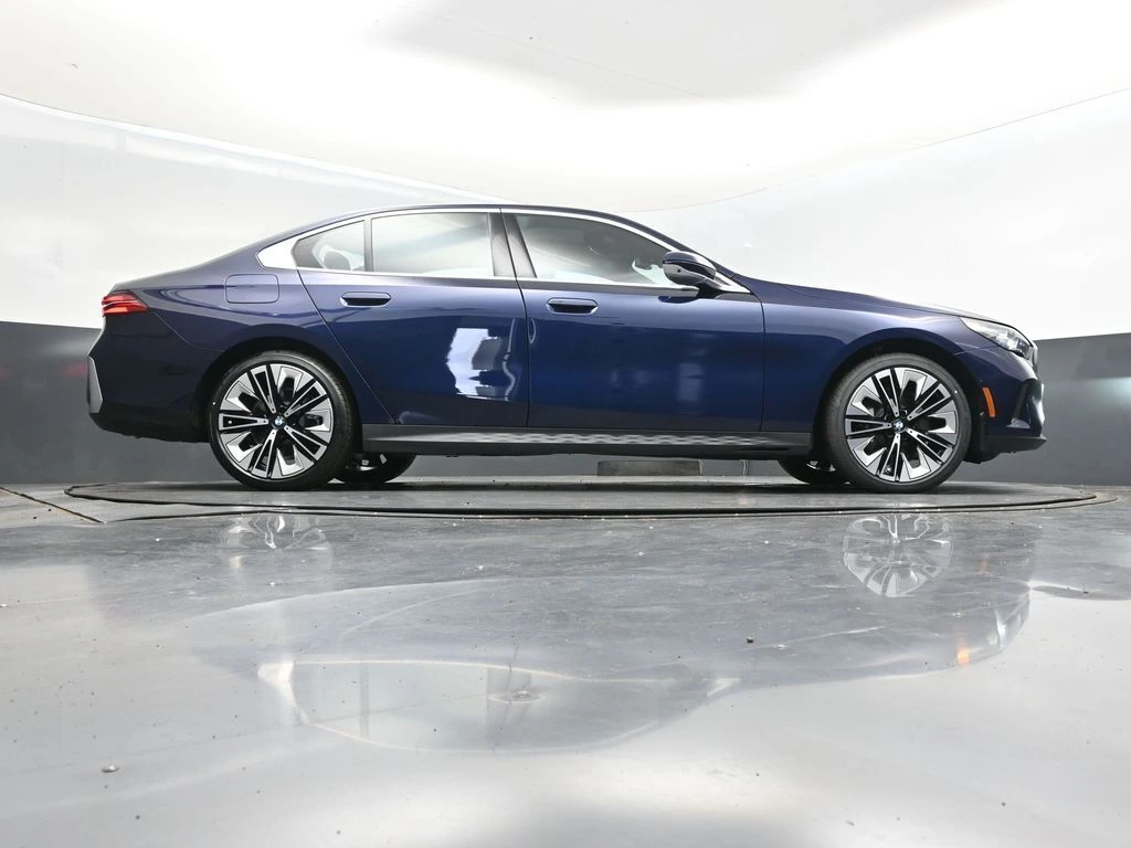2026 BMW 5 Series 530i - Photo 43