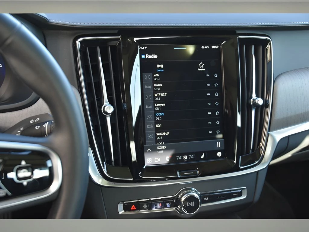 2024 Volvo - image 13