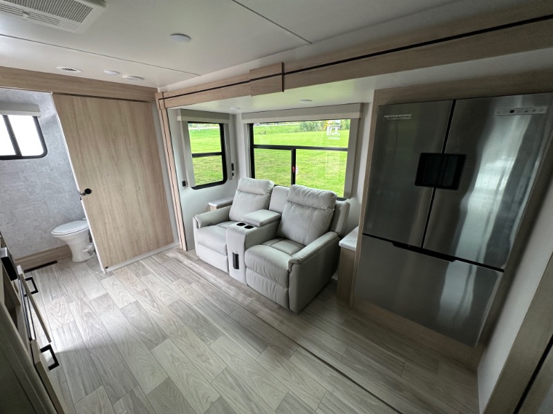 2024 Voyage/2427RB/2024 image-11