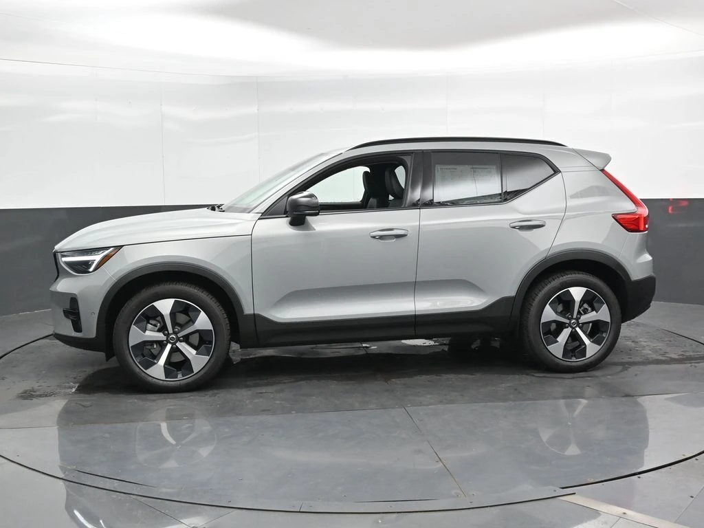 2026 Volvo XC40 Plus - Photo 6