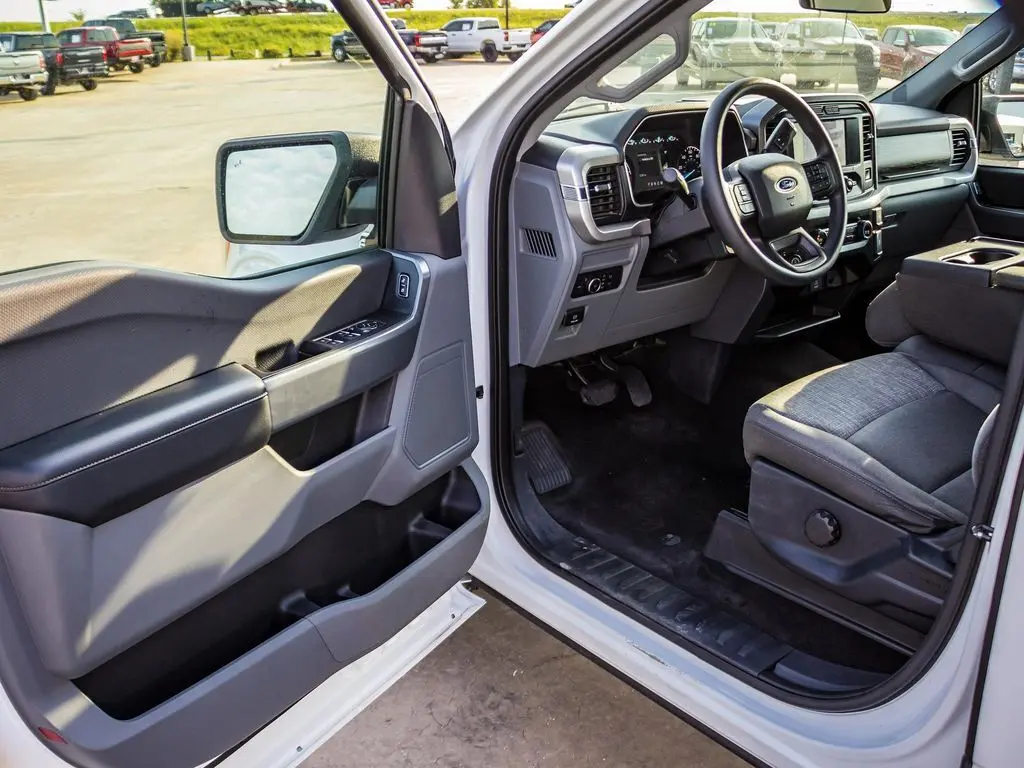 2022 Ford F-150 XLT photo 18