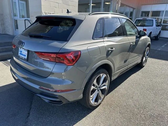 2021 Audi Q3 S line Premium Plus 45 TFSI photo 8