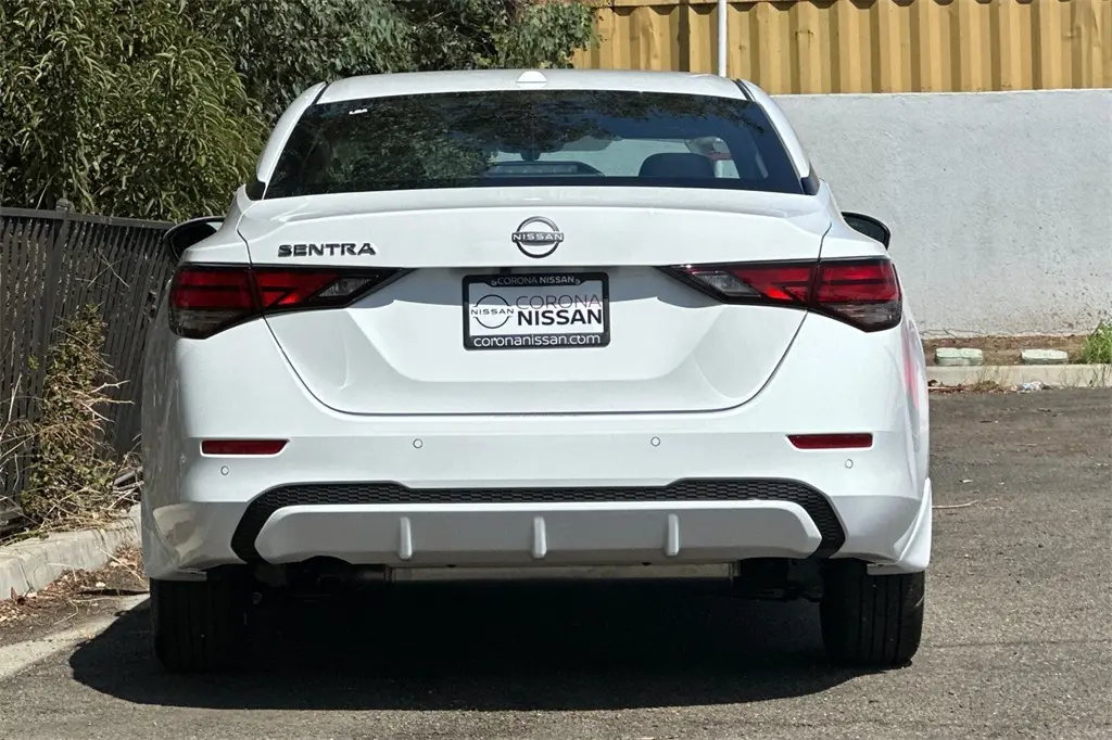 2025 Nissan Sentra SV photo 5