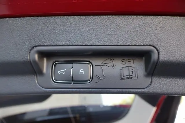 2025 Ford Explorer Platinum photo 21