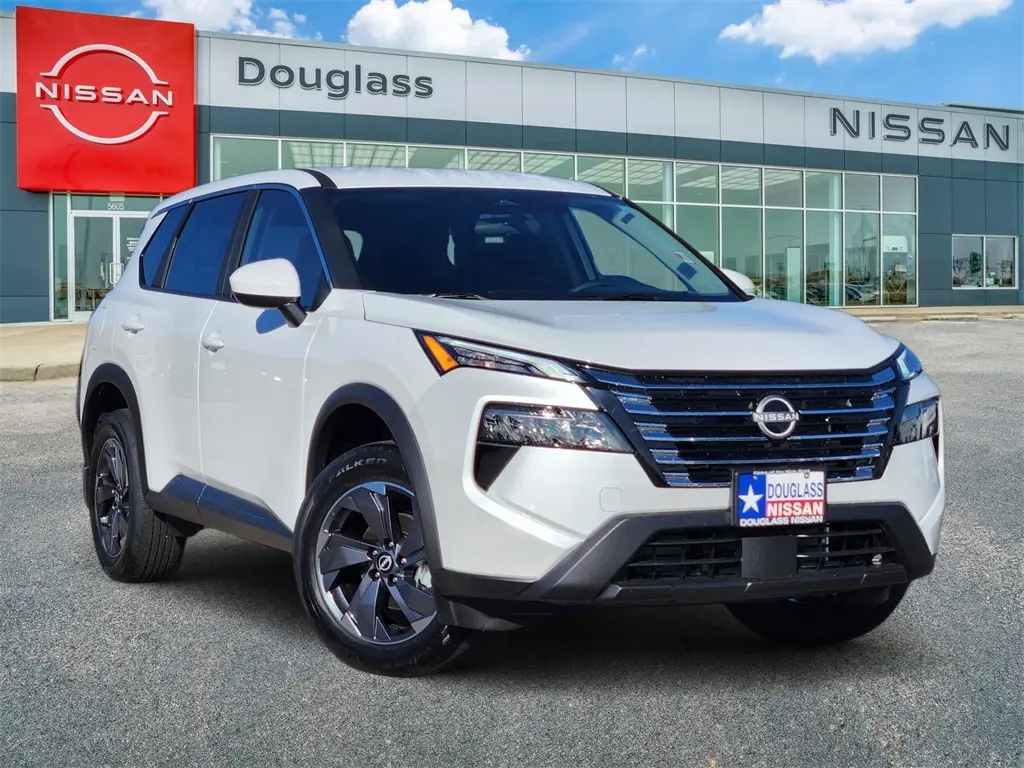 2026 Nissan Rogue SV's photo
