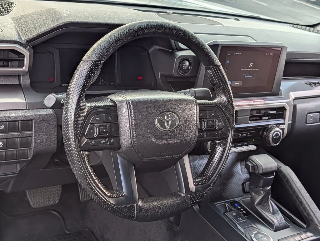 2025 Toyota Tacoma SR5 - Photo 16