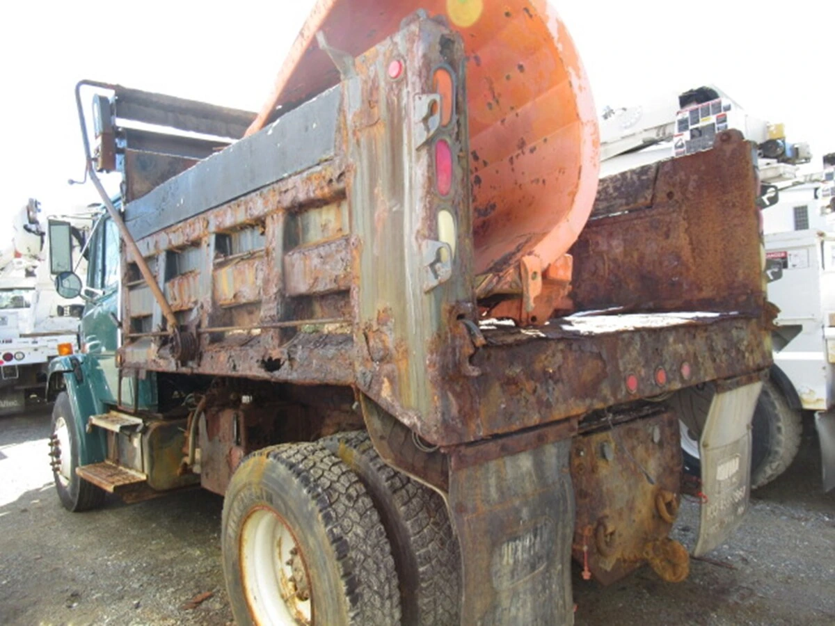 2000 Freightliner in Barrington, NH — photo 5