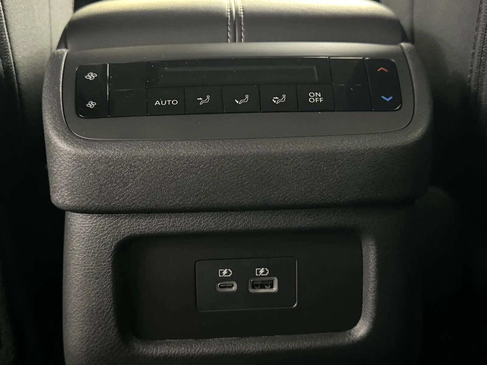 2025 Nissan Pathfinder SV photo 27