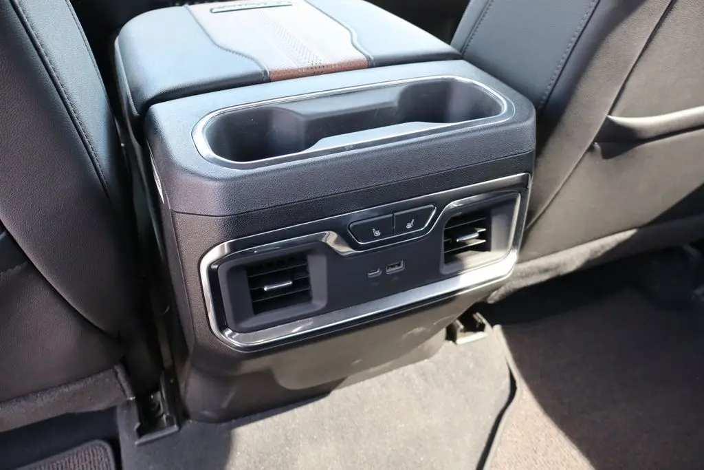 2025 Chevrolet Silverado 2500HD High Country photo 47