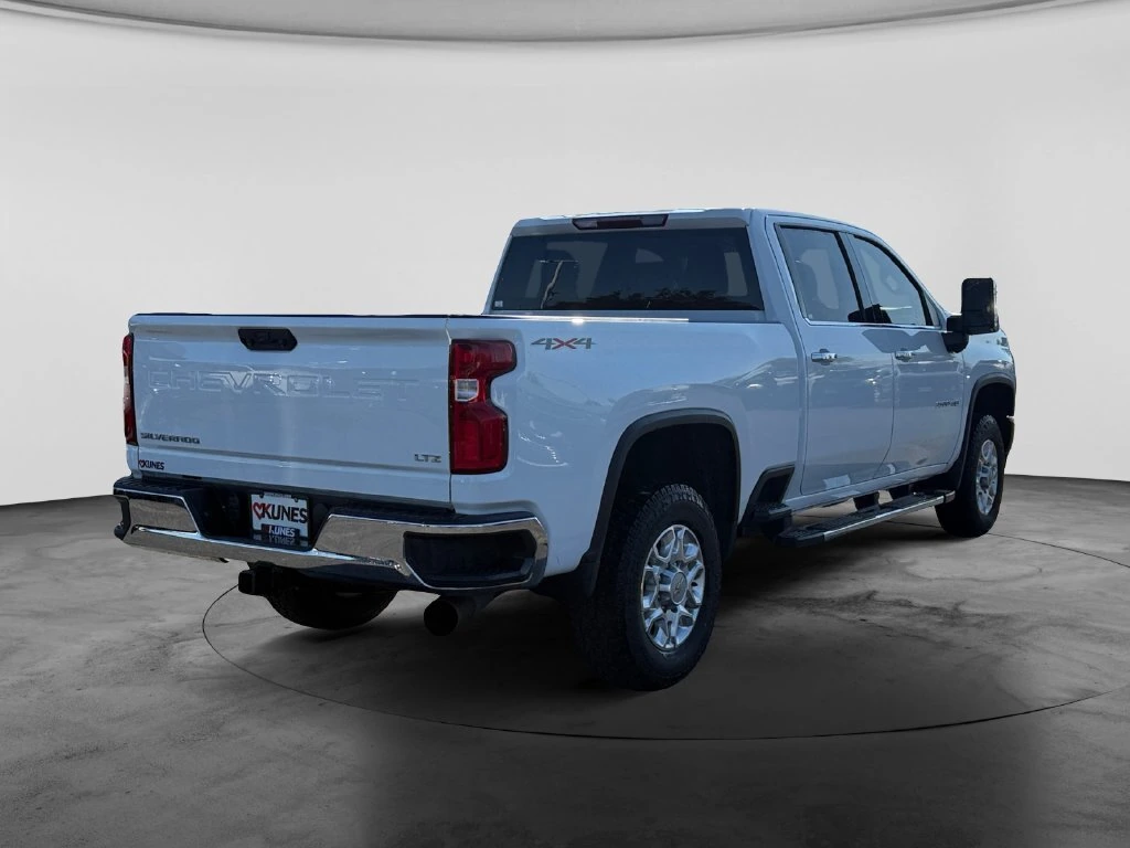 2023 Chevrolet Silverado 3500HD LTZ - Photo 10