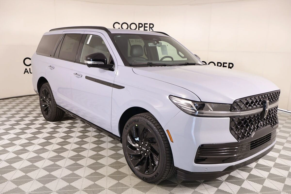 2027 Lincoln Navigator