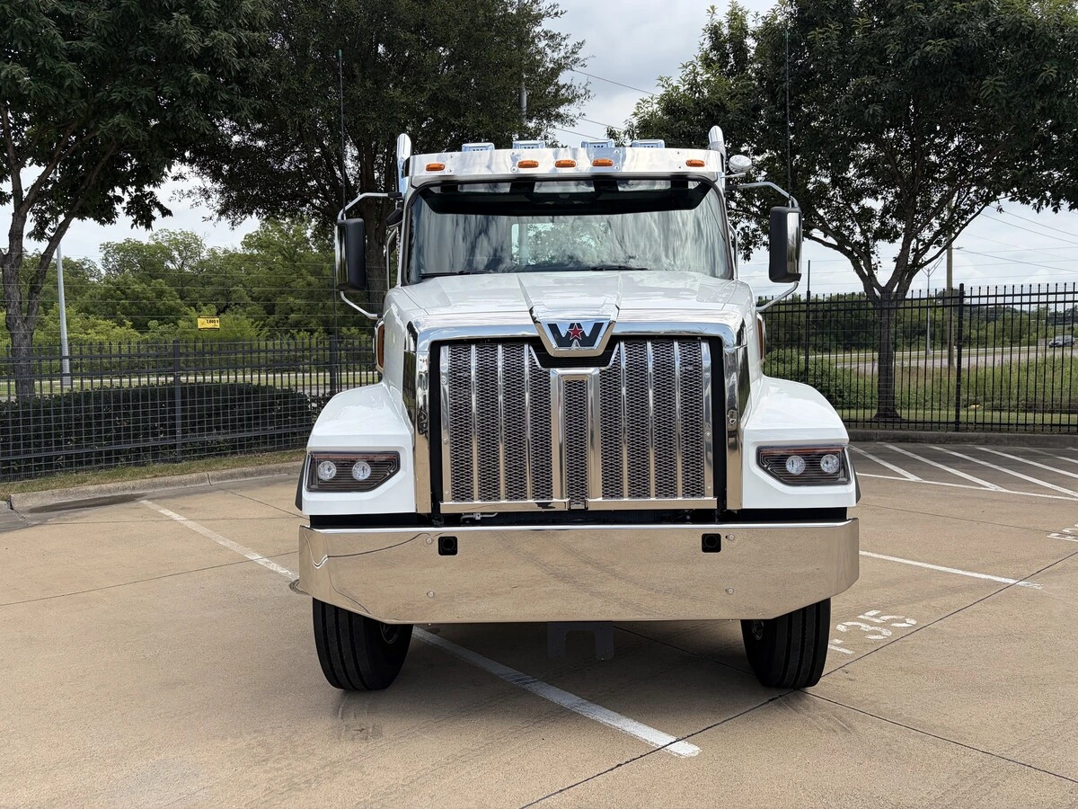 2027 Western Star 49X — photo 8