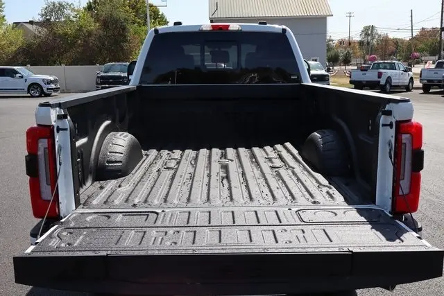 2026 Ford F-350 photo 21