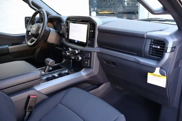 2025 Ford F-150 XLT photo 33