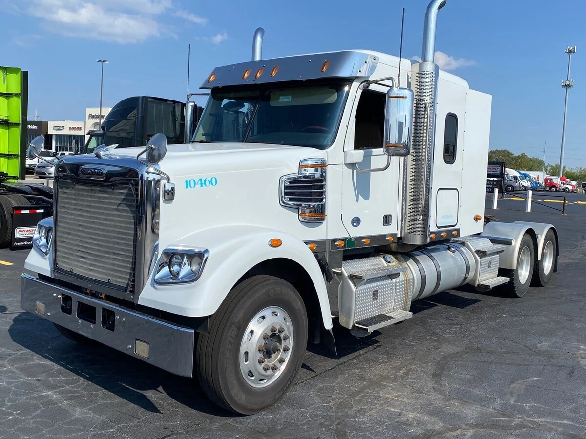 2023 Freightliner 122SD