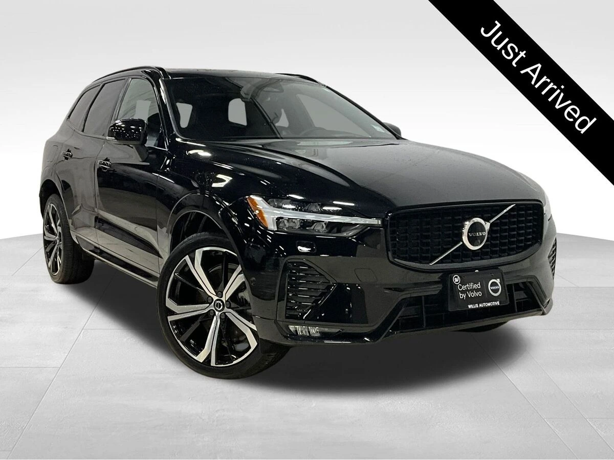 2022 Volvo XC60 R-Design's photo