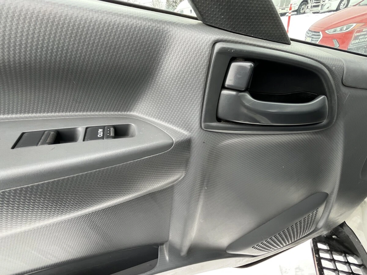 2022 Isuzu NRR - image 16