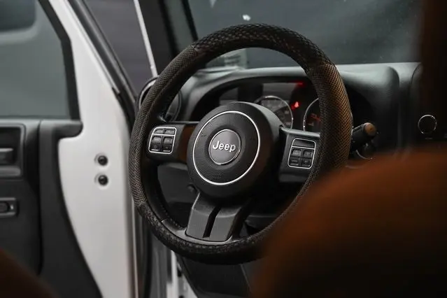2015 Jeep Wrangler Unlimited Sport photo 14