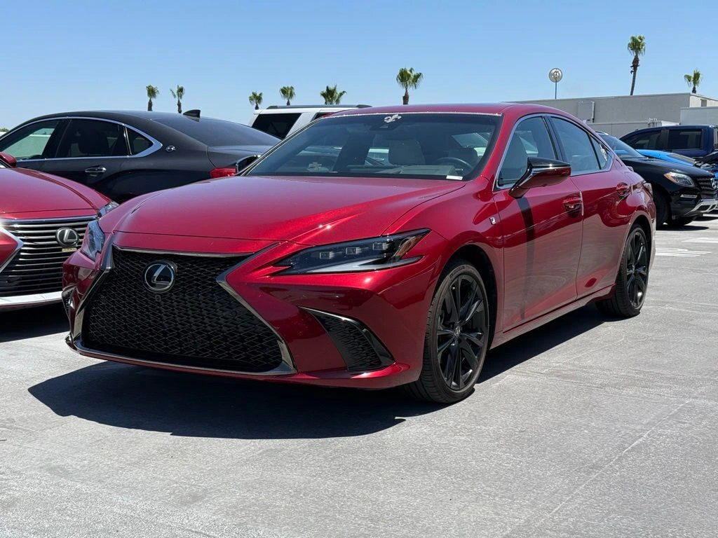 2024 Lexus ES 300h 300h's photo