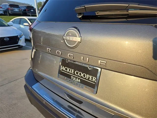 2026 Nissan Rogue SV photo 39